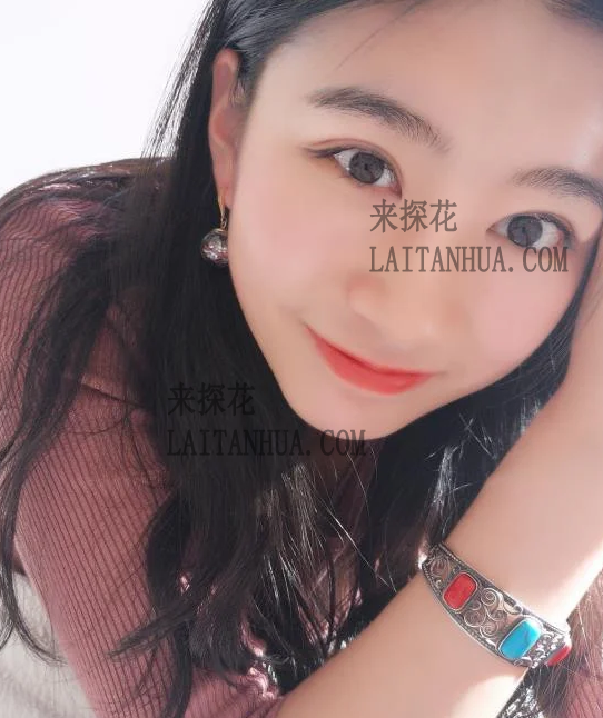 屁股很大的妹子