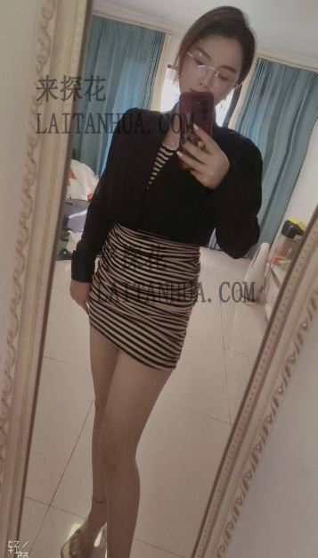 广州禅城区媚儿98年戴眼镜很反差