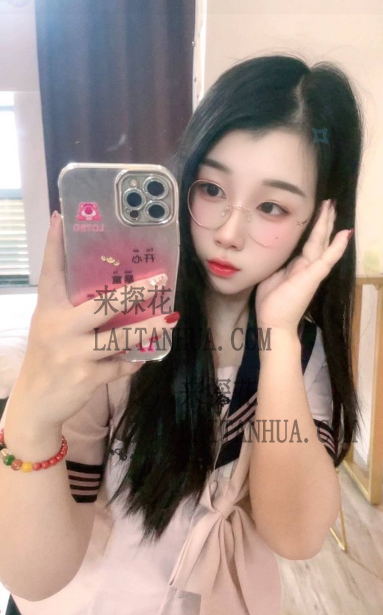 武汉洪山区小米全程笑容满面皮肤白皙