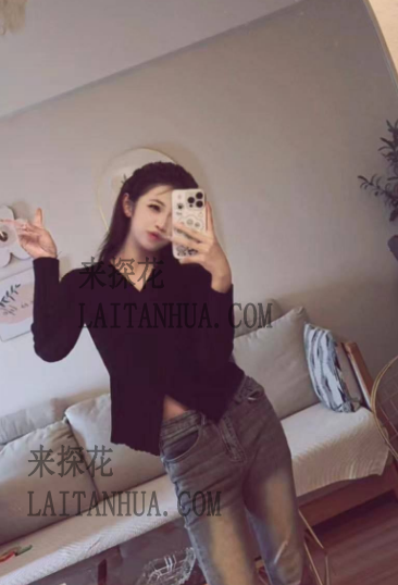 西安未央区佑佑00后身高168