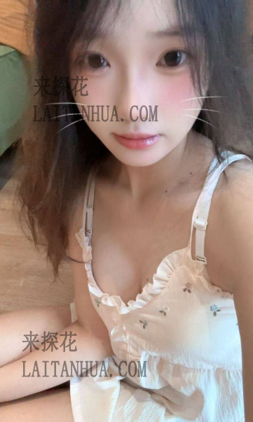 西安未央区七七匀称细嫩没有任何科技修饰的少女胸型