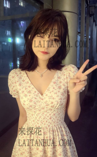 西安碑林区雯雯乖巧的维族妹子