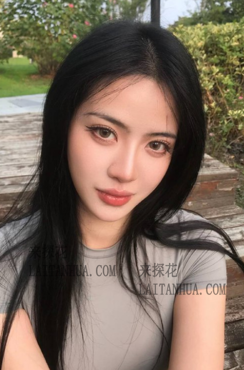 北京朝阳芒芒超绝人妻味戴上眼镜不同反差